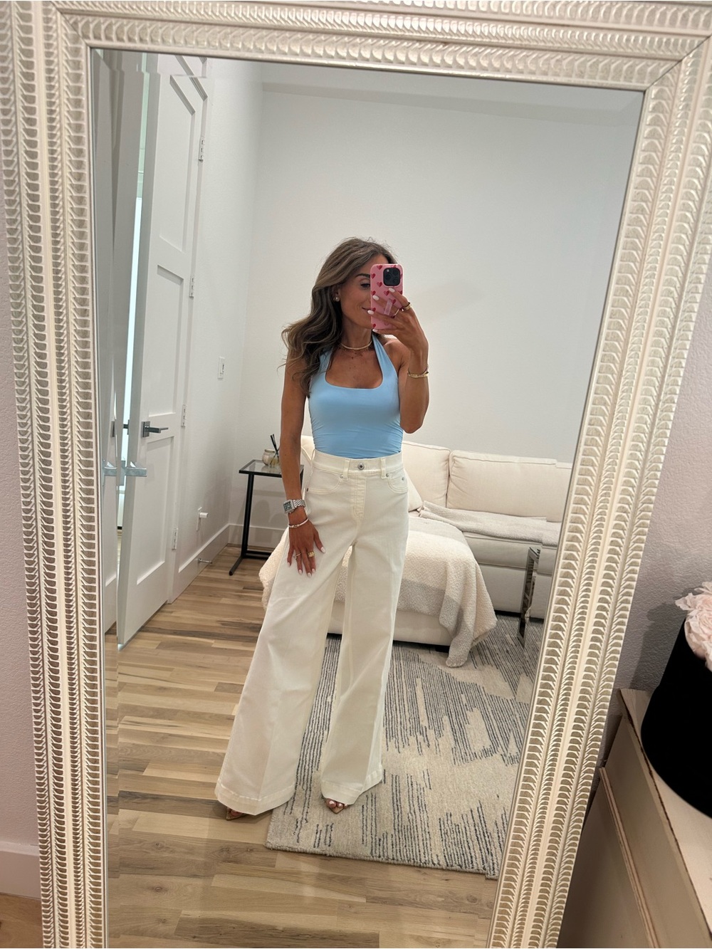 Classic High-Waist Wide-Leg Jeans - off white